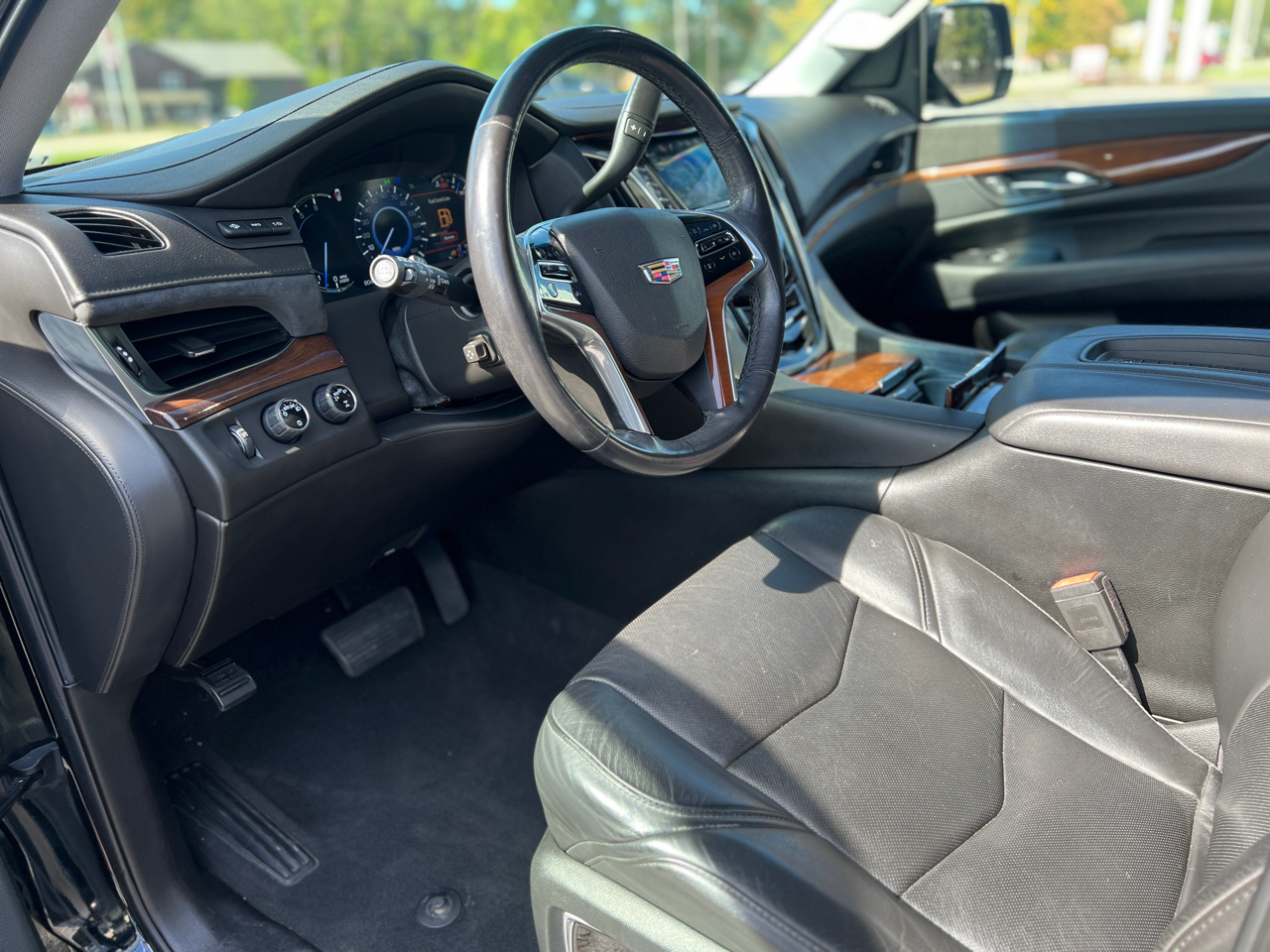 2018 Cadillac Escalade Luxury photo 15