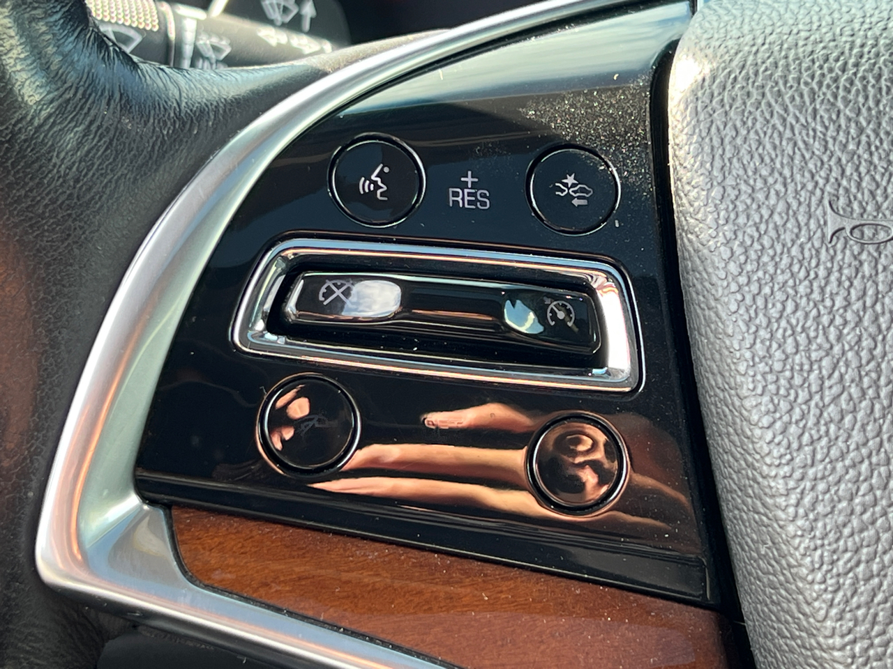 2018 Cadillac Escalade Luxury photo 18