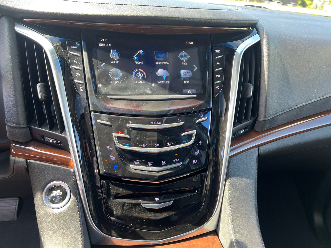 2018 Cadillac Escalade Luxury photo 22