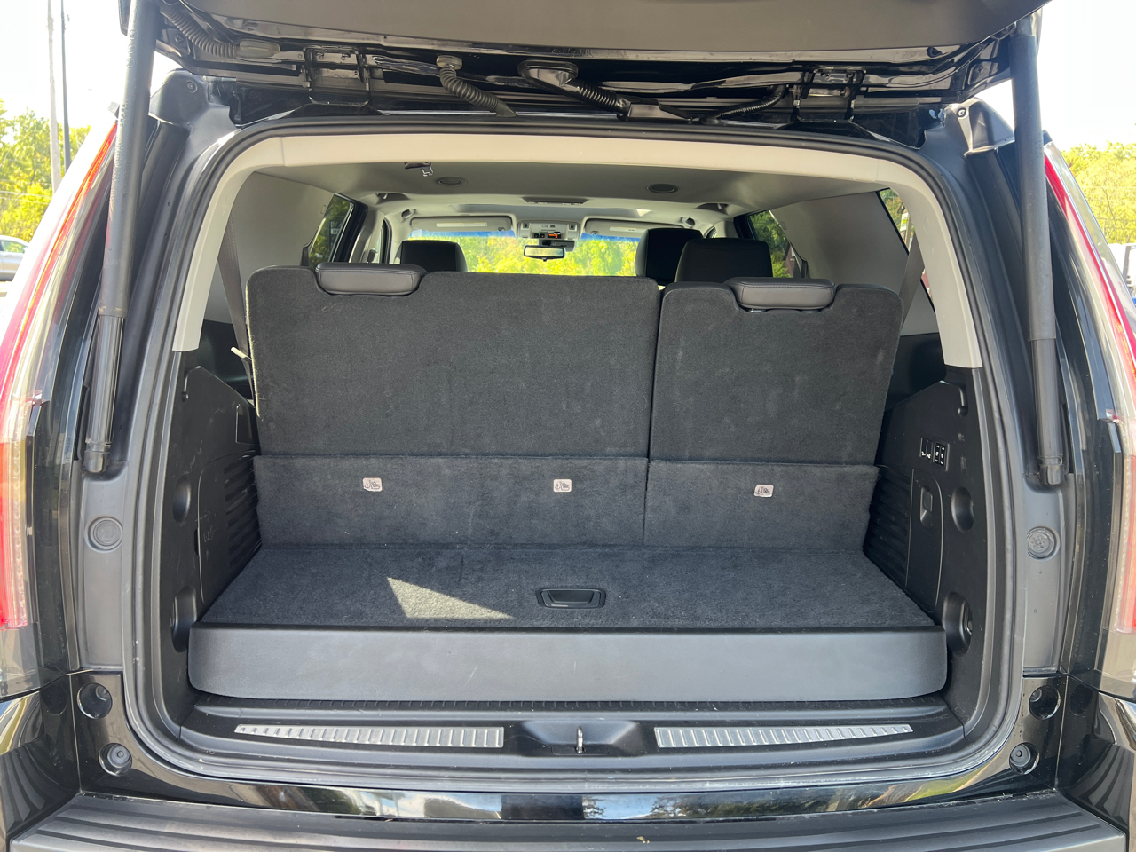 2018 Cadillac Escalade Luxury photo 36