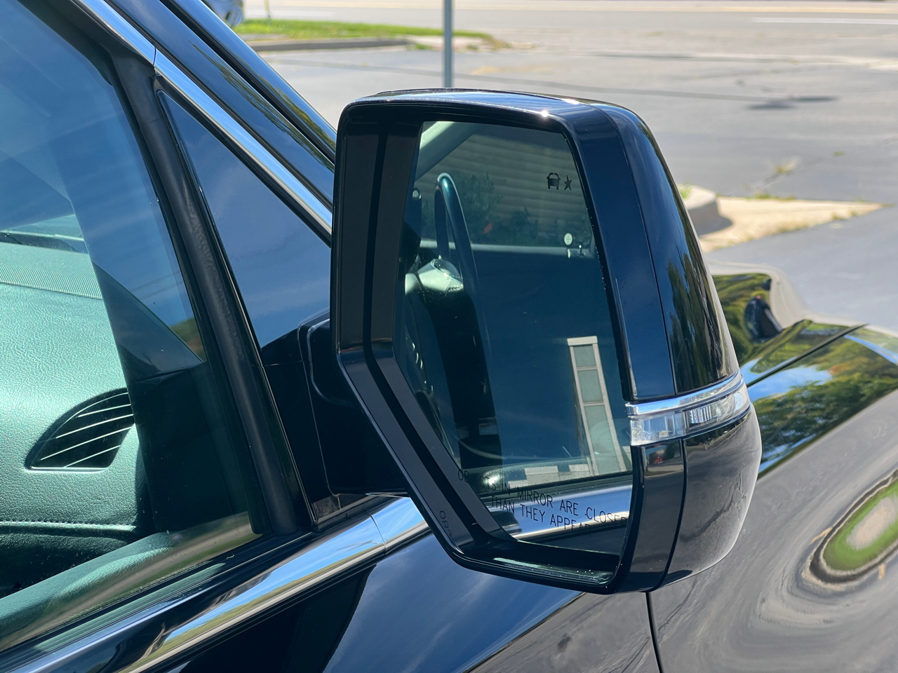 2018 Cadillac Escalade Luxury photo 40