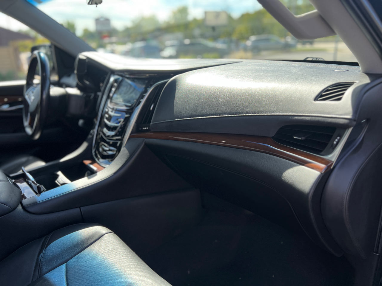 2018 Cadillac Escalade Luxury photo 43