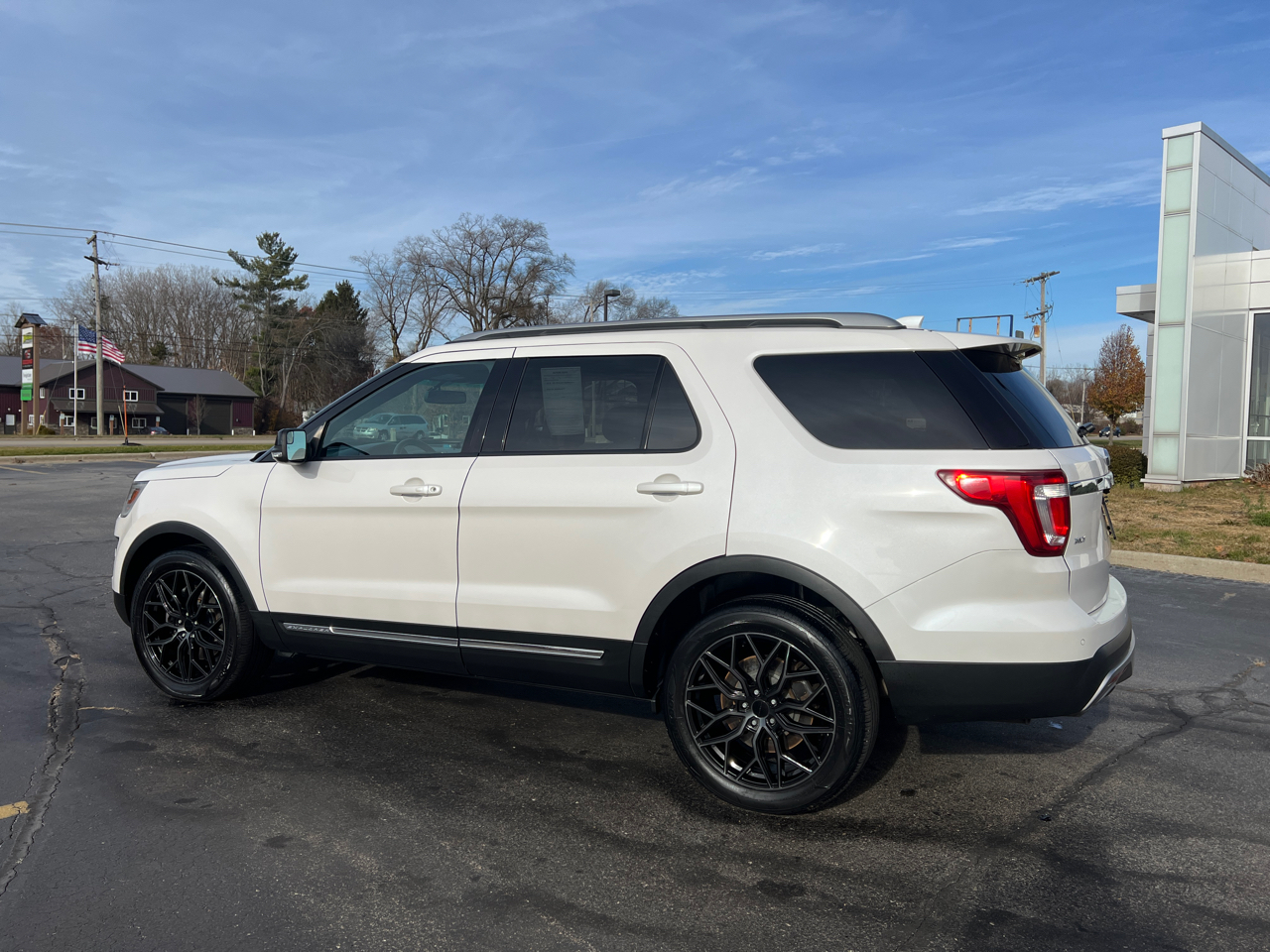2016 Ford Explorer XLT photo 4