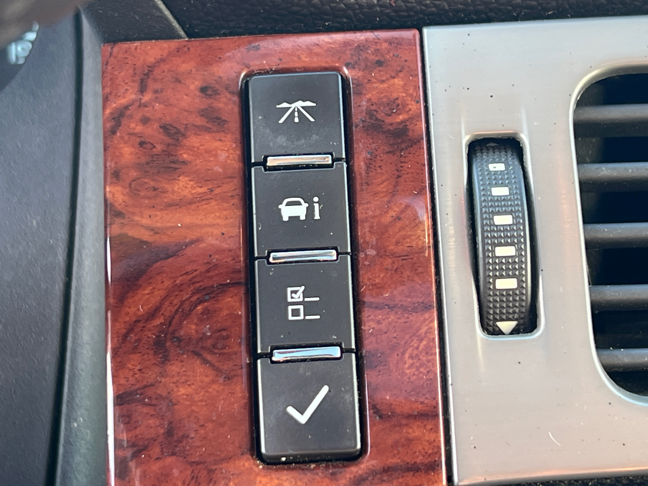 Chevrolet Tahoe LTZ 4WD 2013