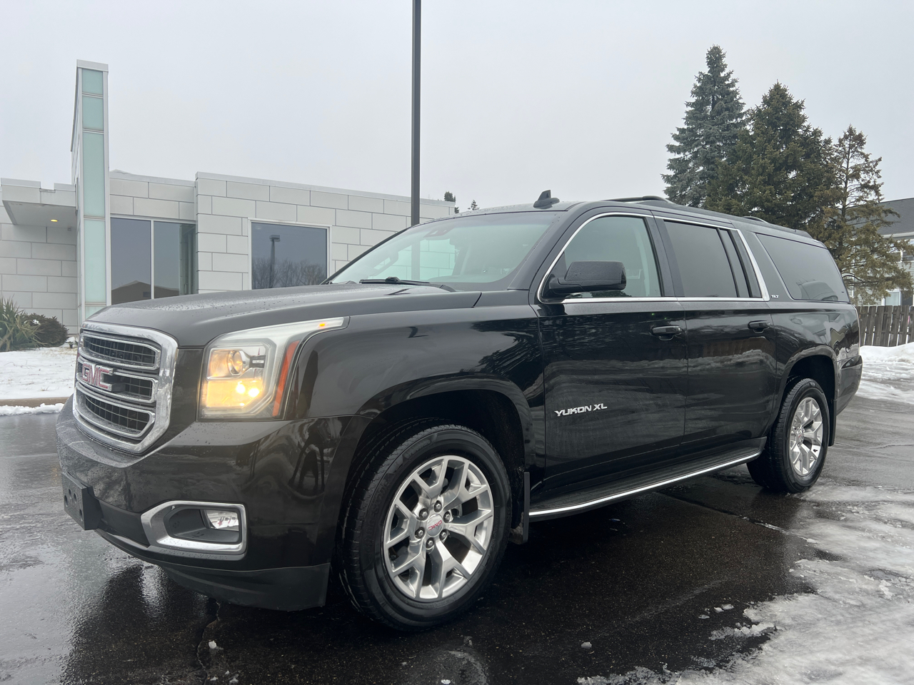 GMC Yukon XL SLT 1/2 Ton 4WD 2015