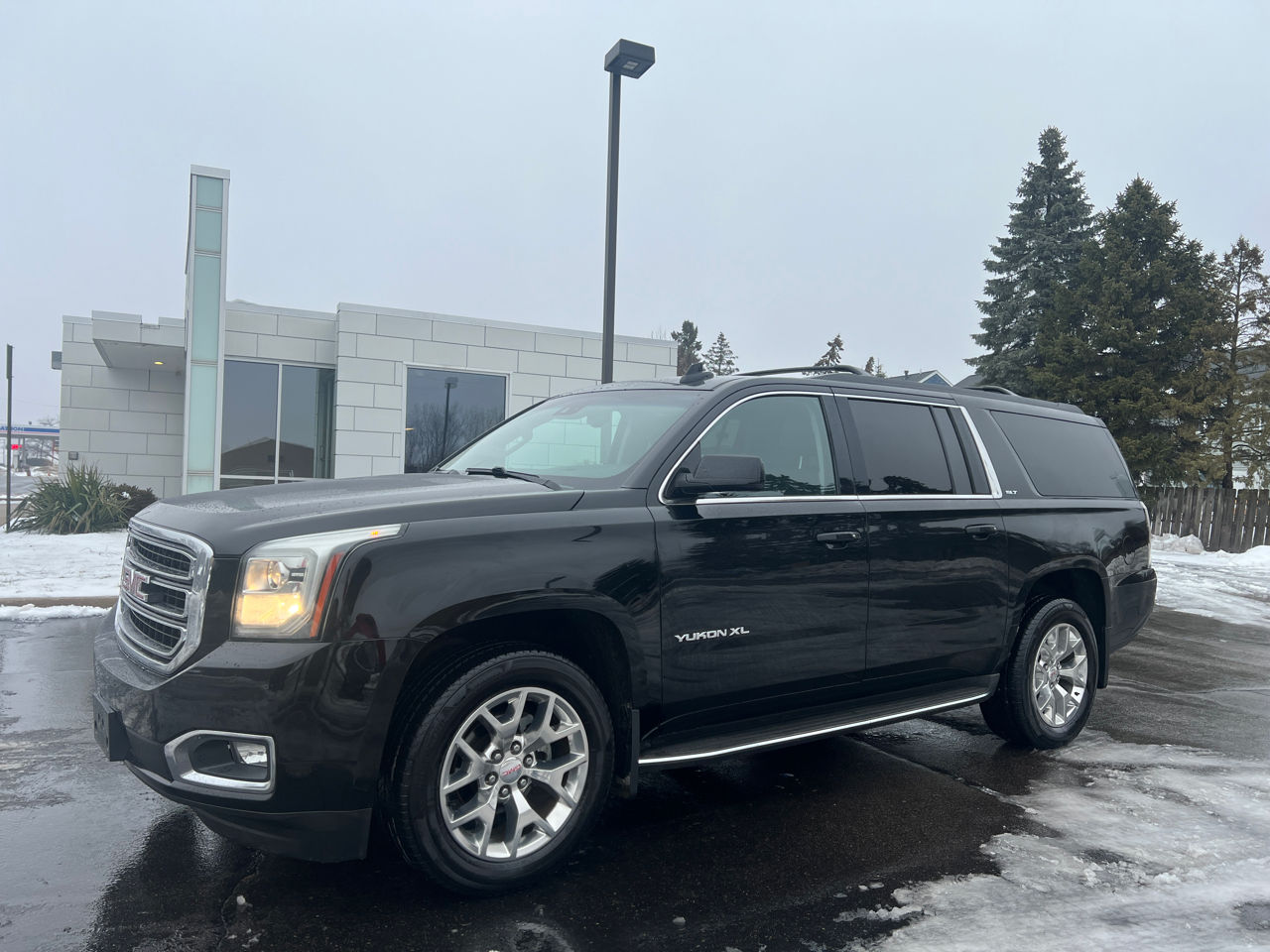 GMC Yukon XL SLT 1/2 Ton 4WD 2015