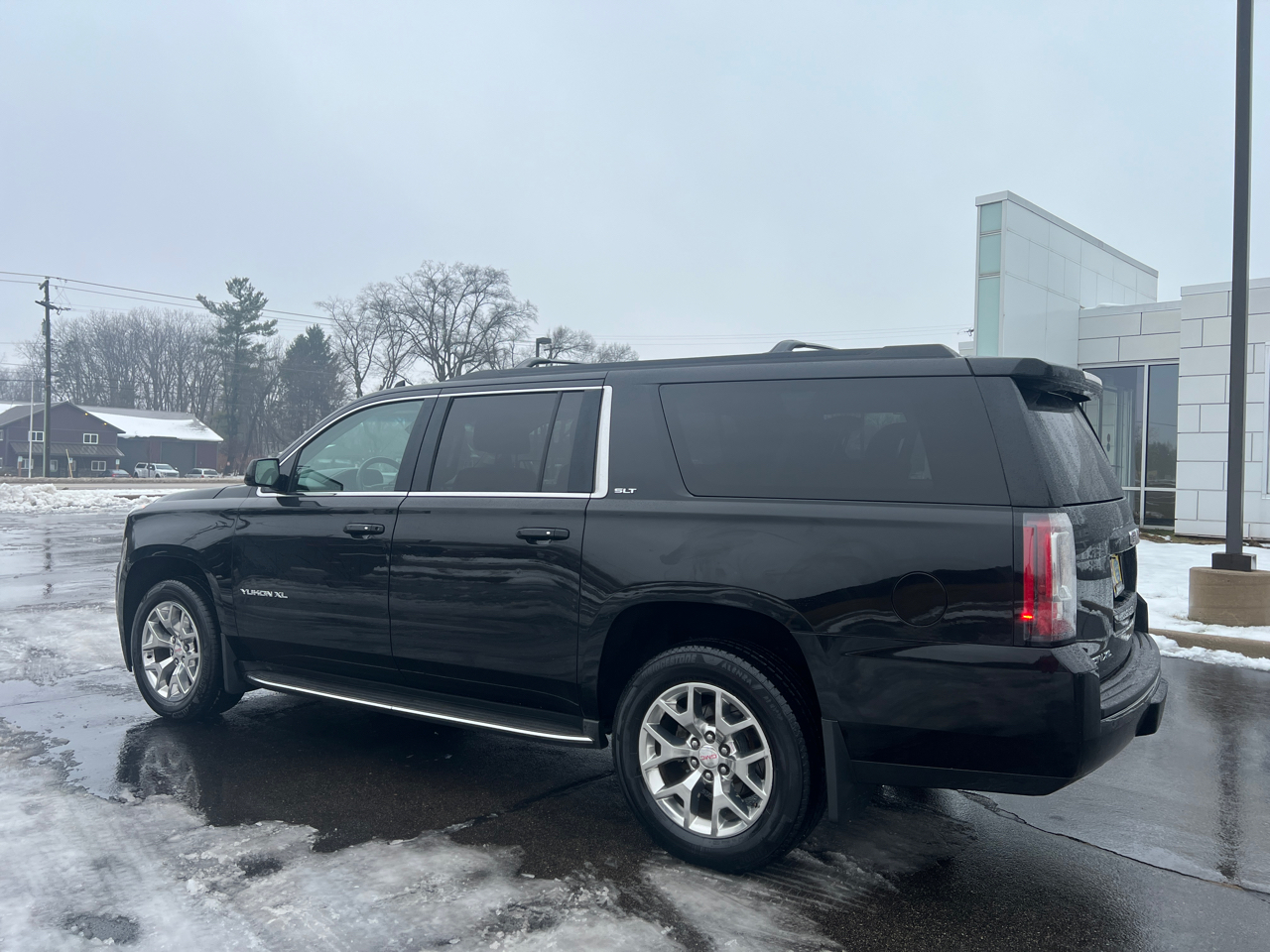 GMC Yukon XL SLT 1/2 Ton 4WD 2015