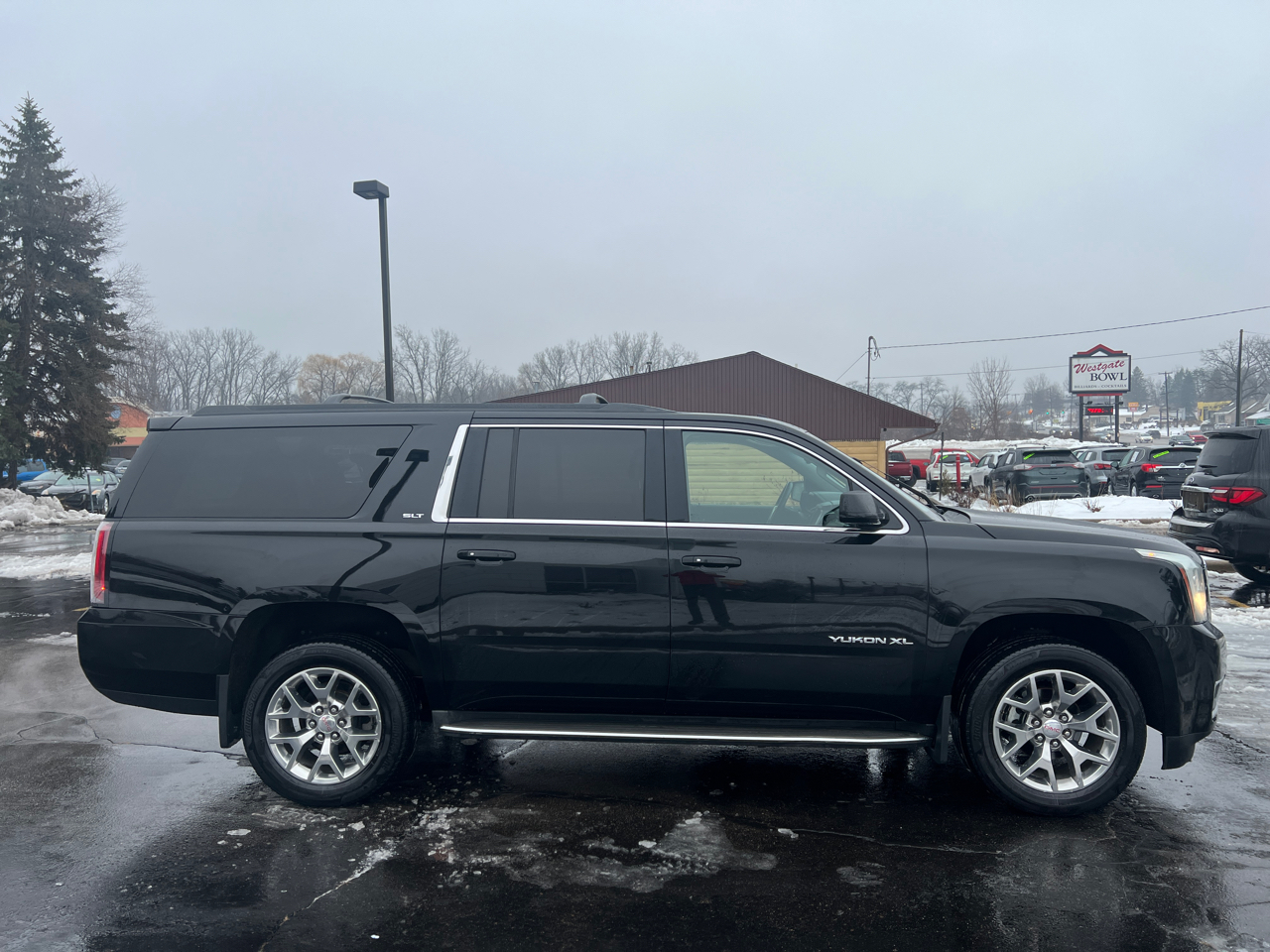GMC Yukon XL SLT 1/2 Ton 4WD 2015