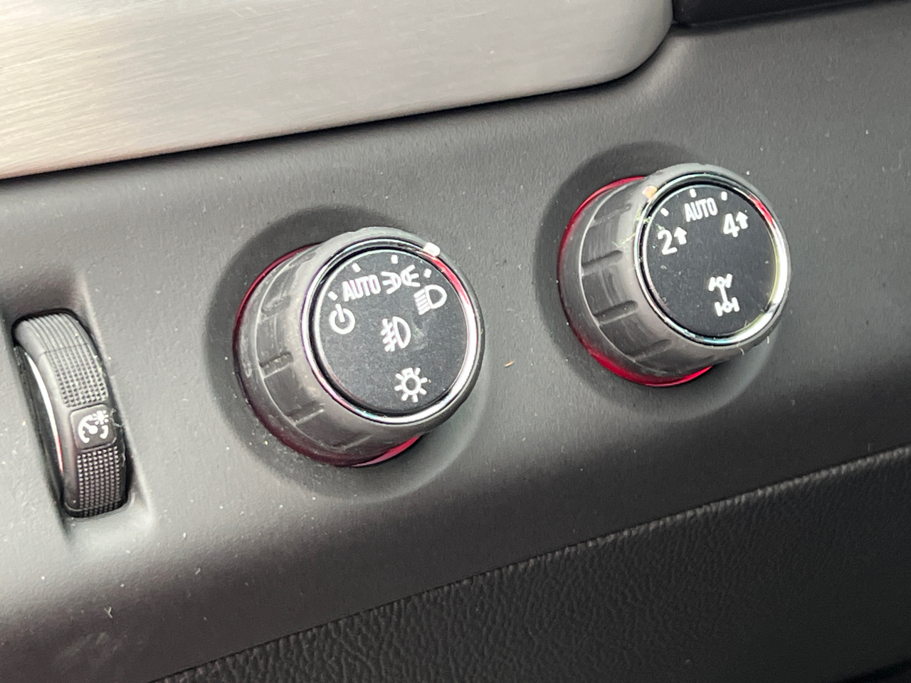 GMC Yukon XL SLT 1/2 Ton 4WD 2015