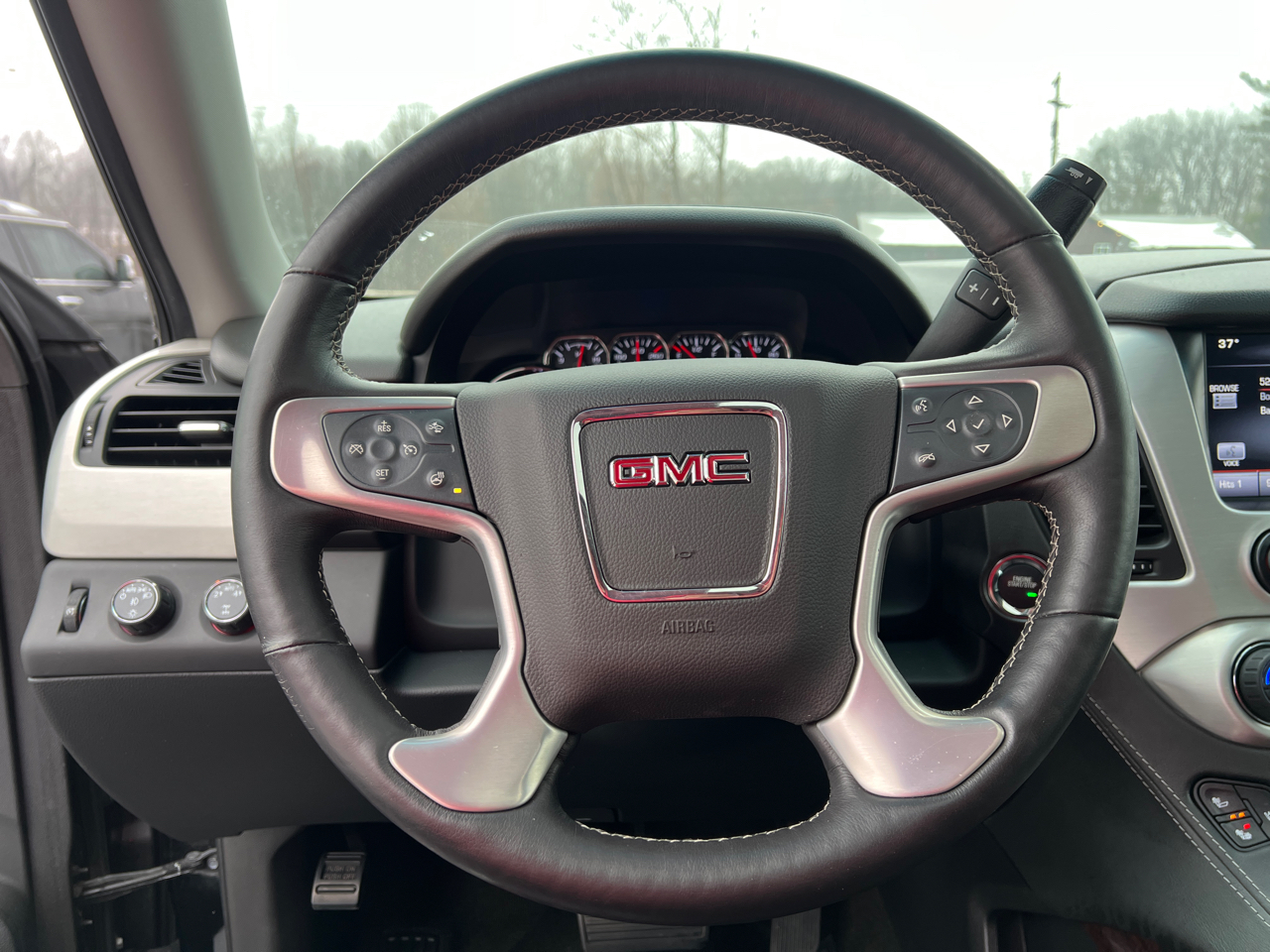 GMC Yukon XL SLT 1/2 Ton 4WD 2015