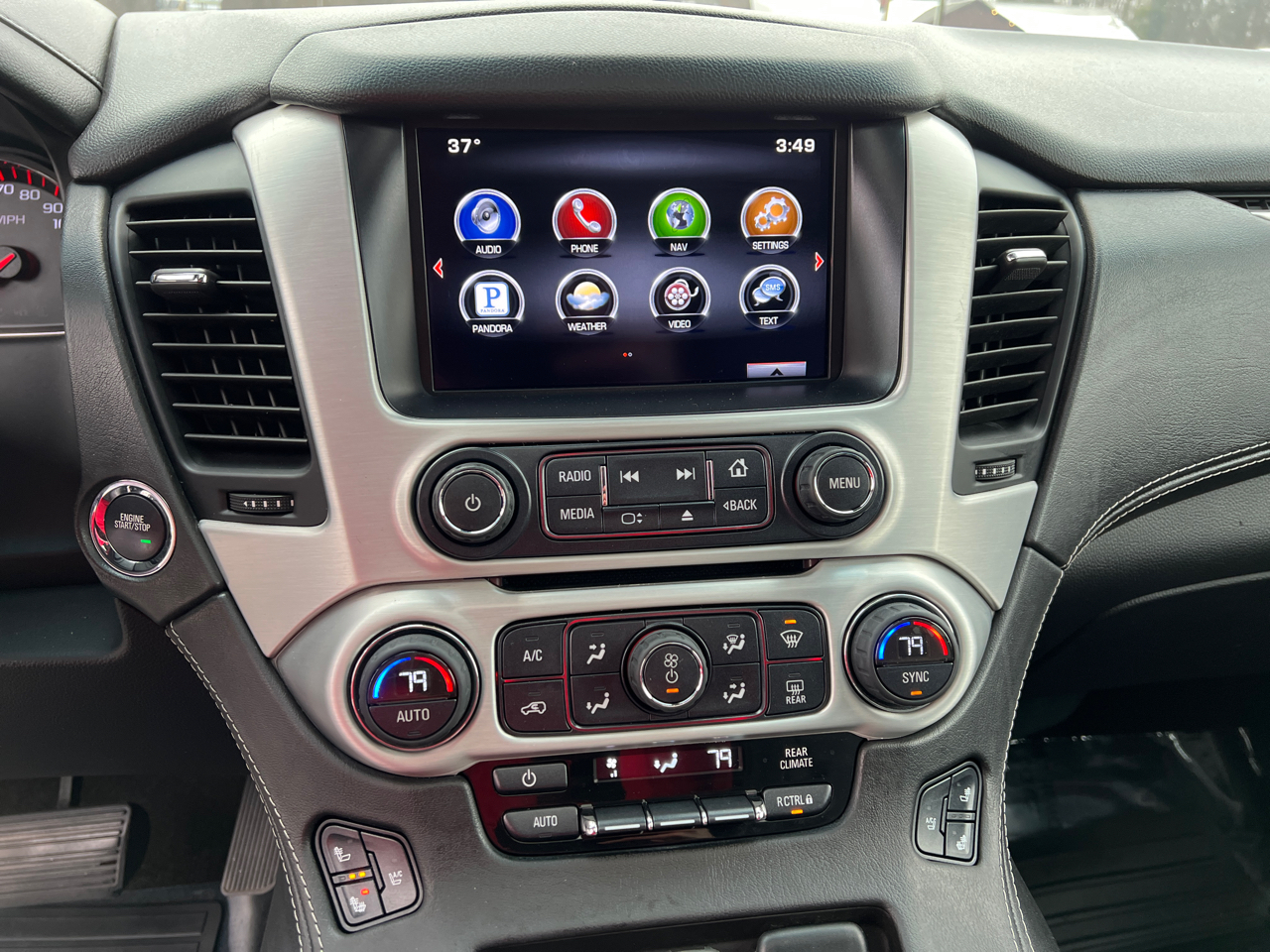 GMC Yukon XL SLT 1/2 Ton 4WD 2015