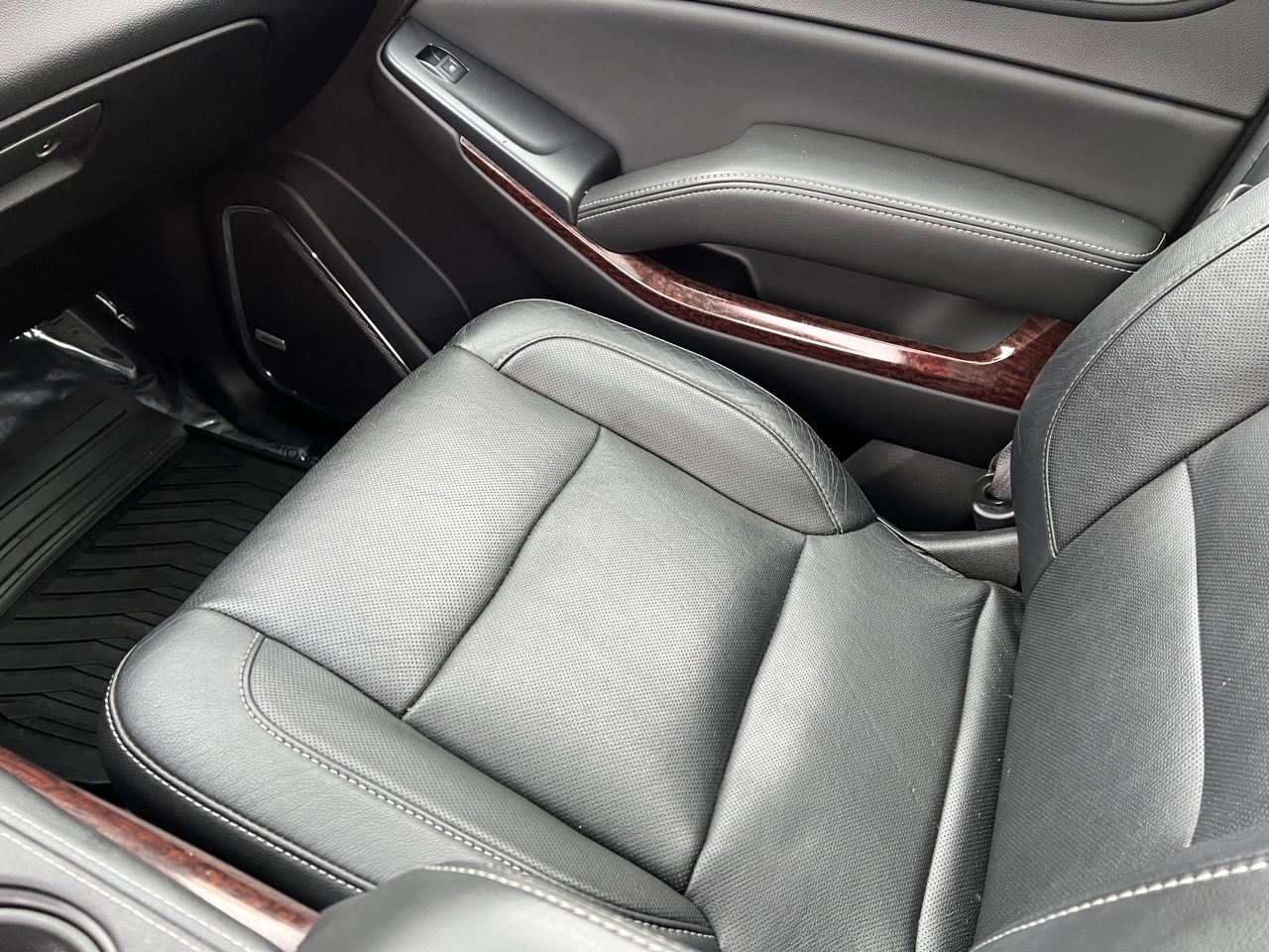 GMC Yukon XL SLT 1/2 Ton 4WD 2015