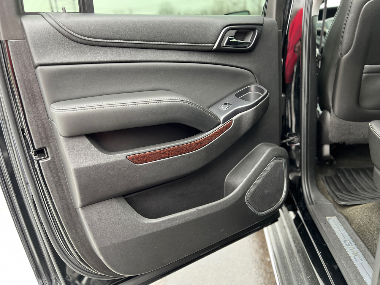 GMC Yukon XL SLT 1/2 Ton 4WD 2015