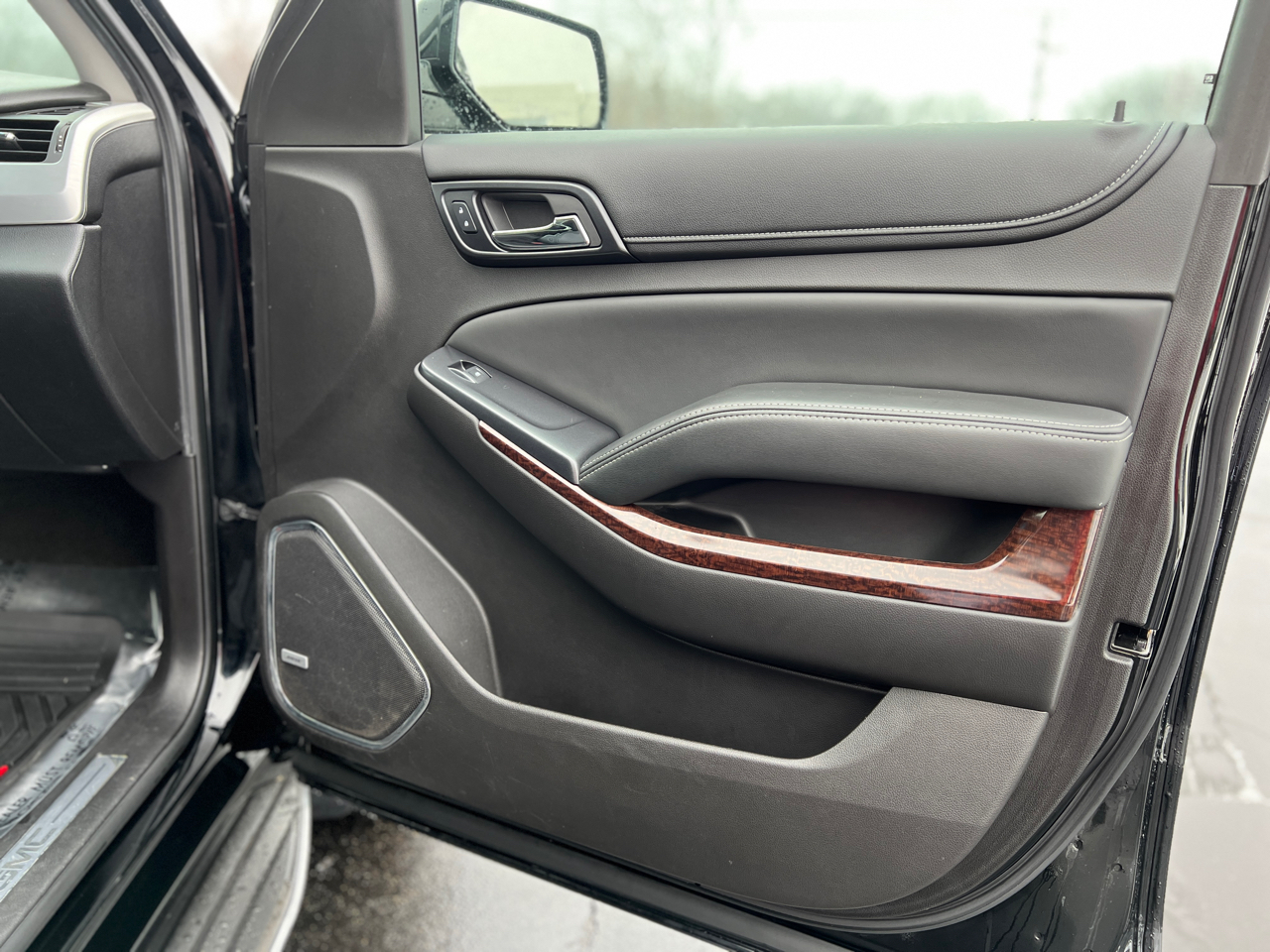 GMC Yukon XL SLT 1/2 Ton 4WD 2015