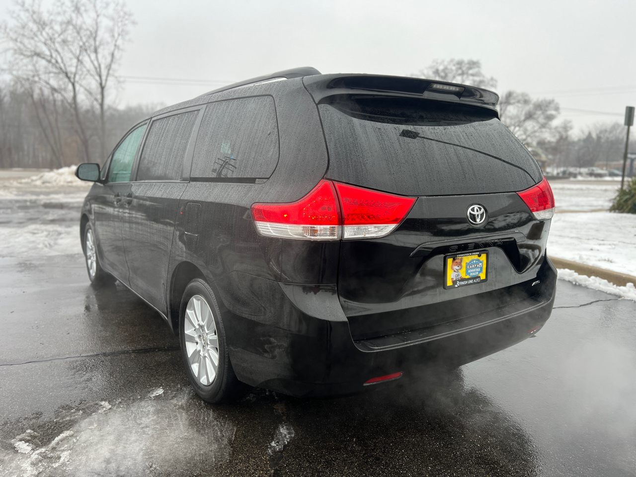 Toyota Sienna LE AWD 7-Passenger V6 2012