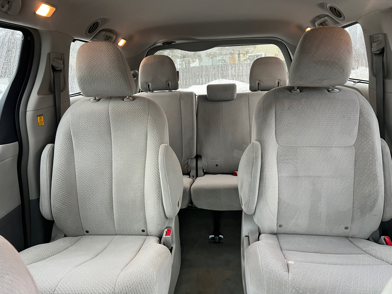 Toyota Sienna LE AWD 7-Passenger V6 2012