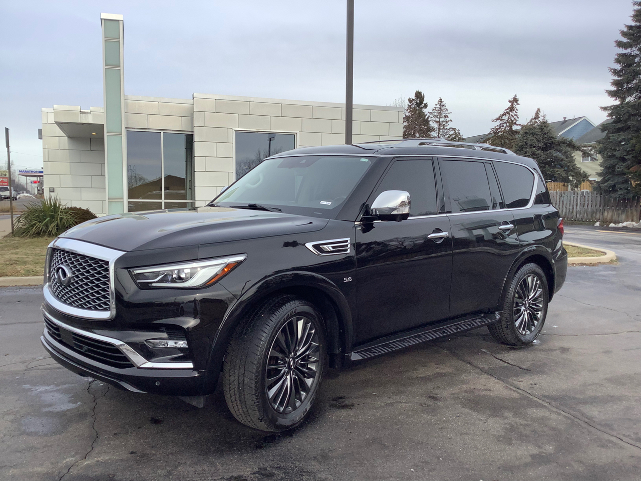 Infiniti QX80 LUXE 4WD 2019