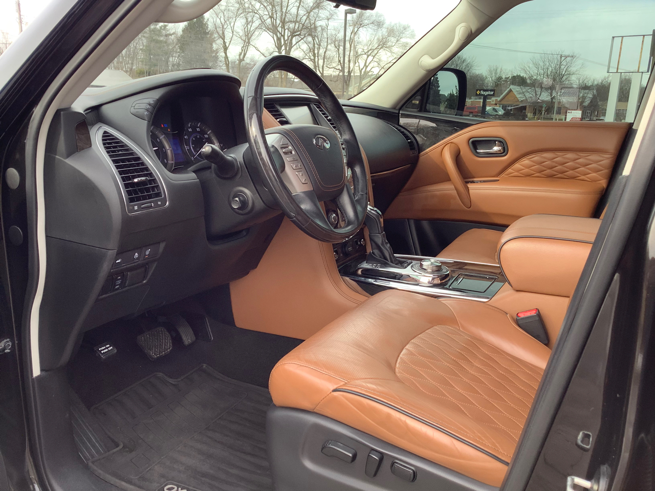 Infiniti QX80 LUXE 4WD 2019