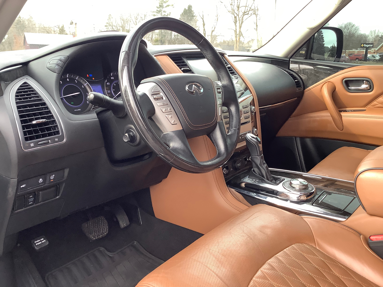 Infiniti QX80 LUXE 4WD 2019
