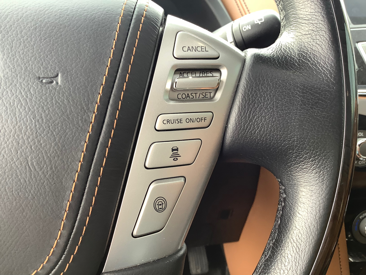 Infiniti QX80 LUXE 4WD 2019