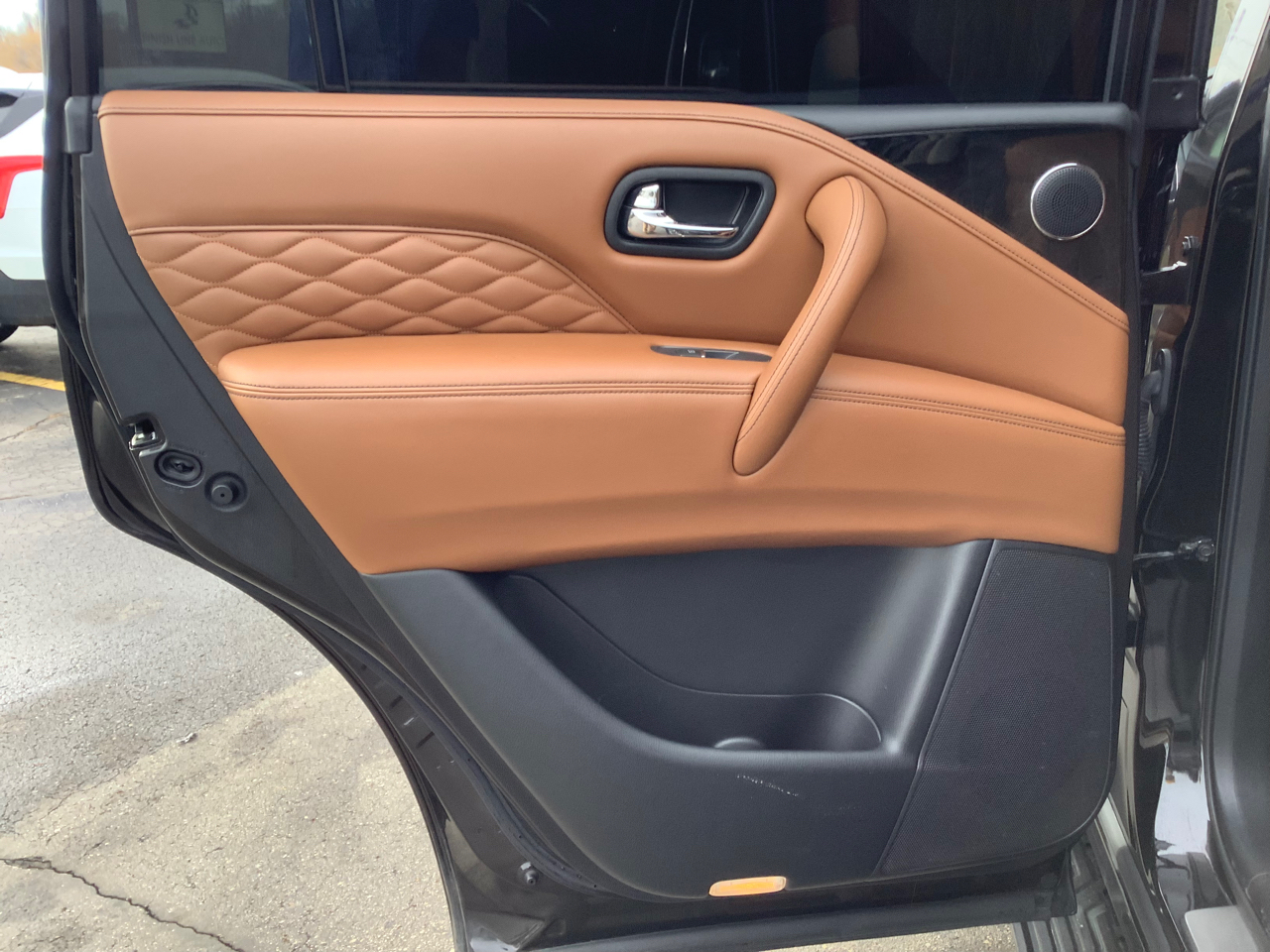 Infiniti QX80 LUXE 4WD 2019