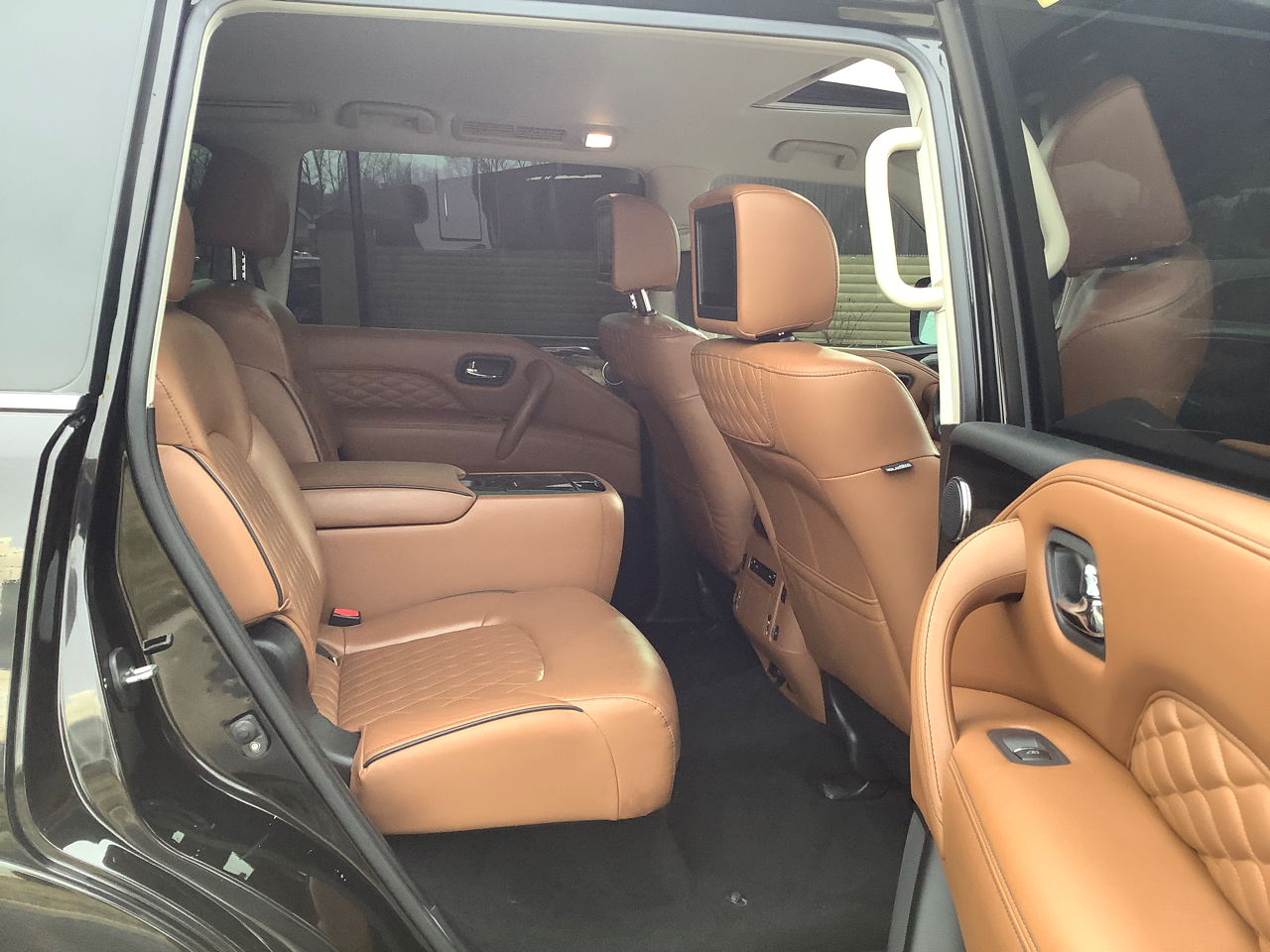 Infiniti QX80 LUXE 4WD 2019