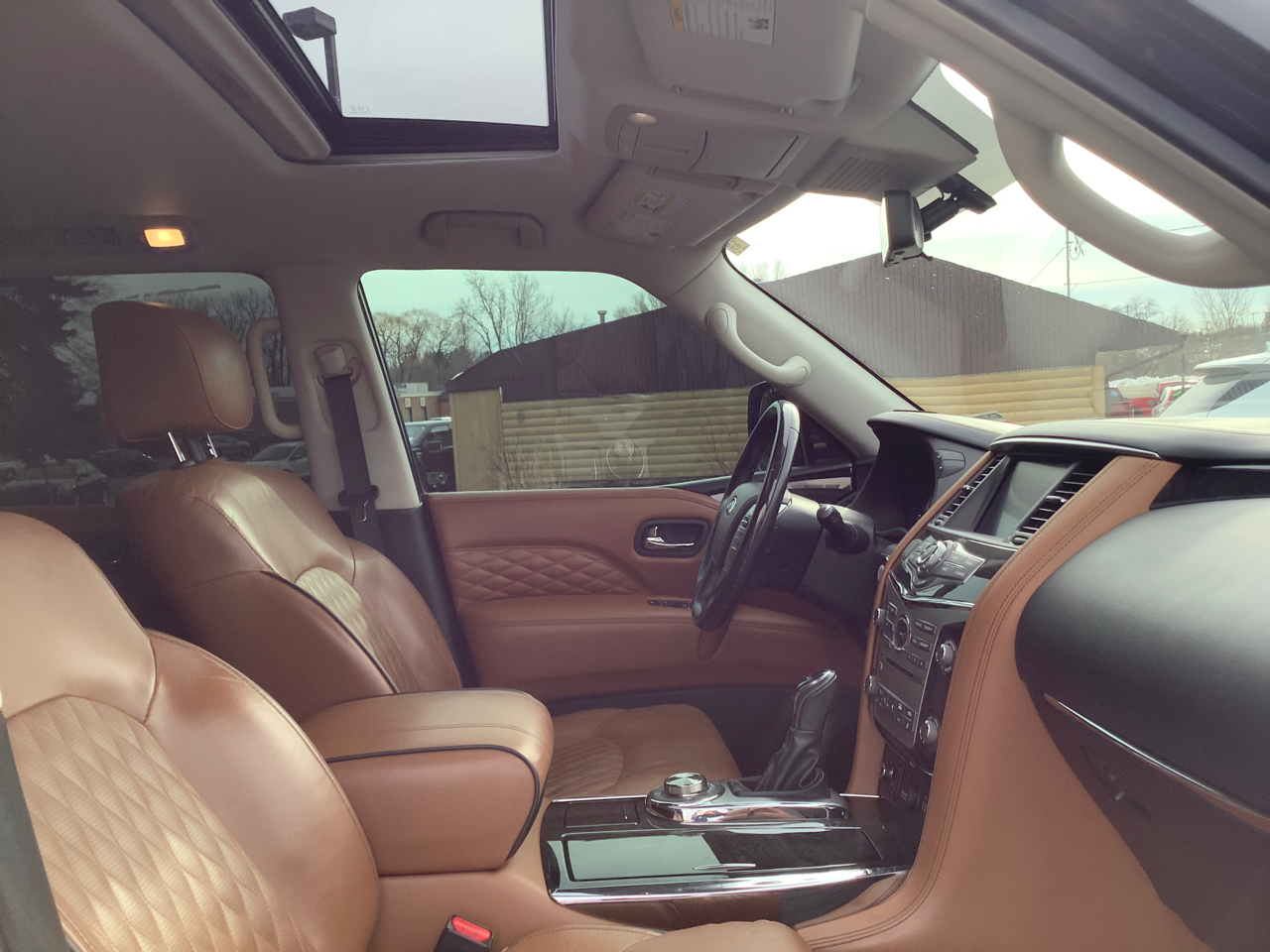 Infiniti QX80 LUXE 4WD 2019