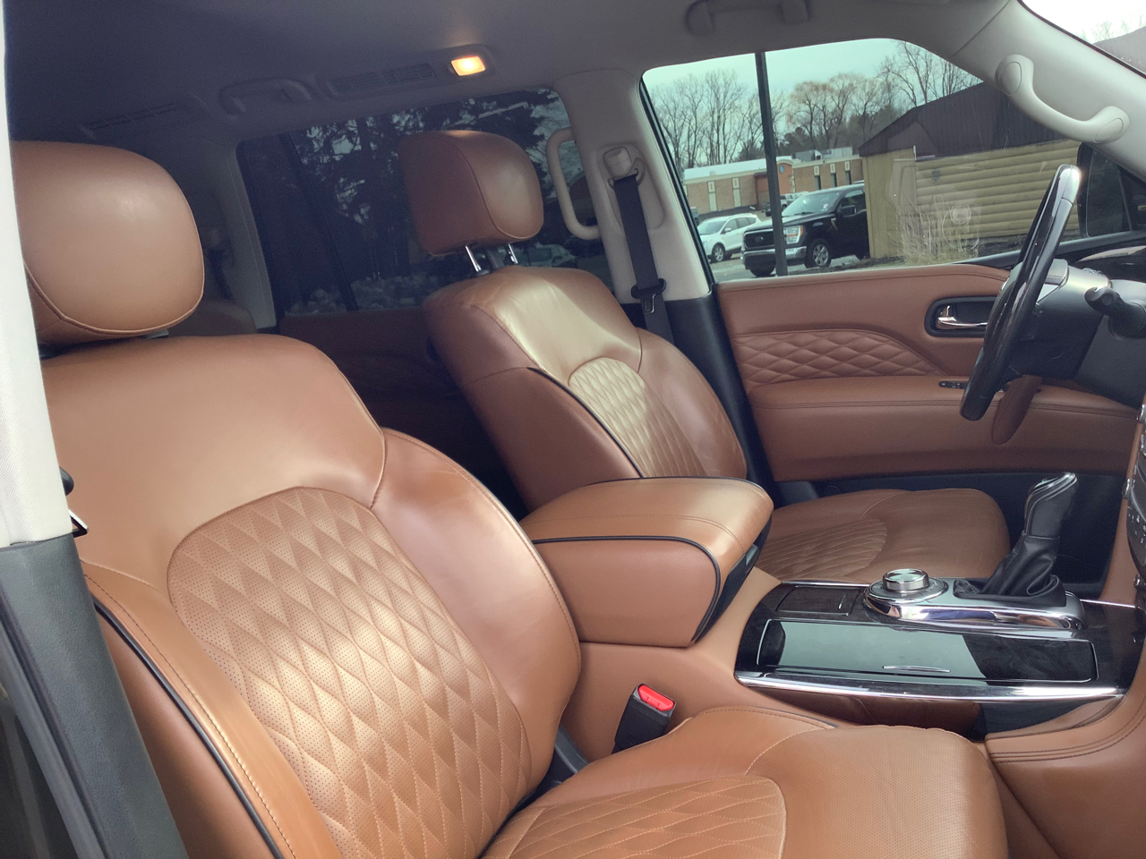 Infiniti QX80 LUXE 4WD 2019