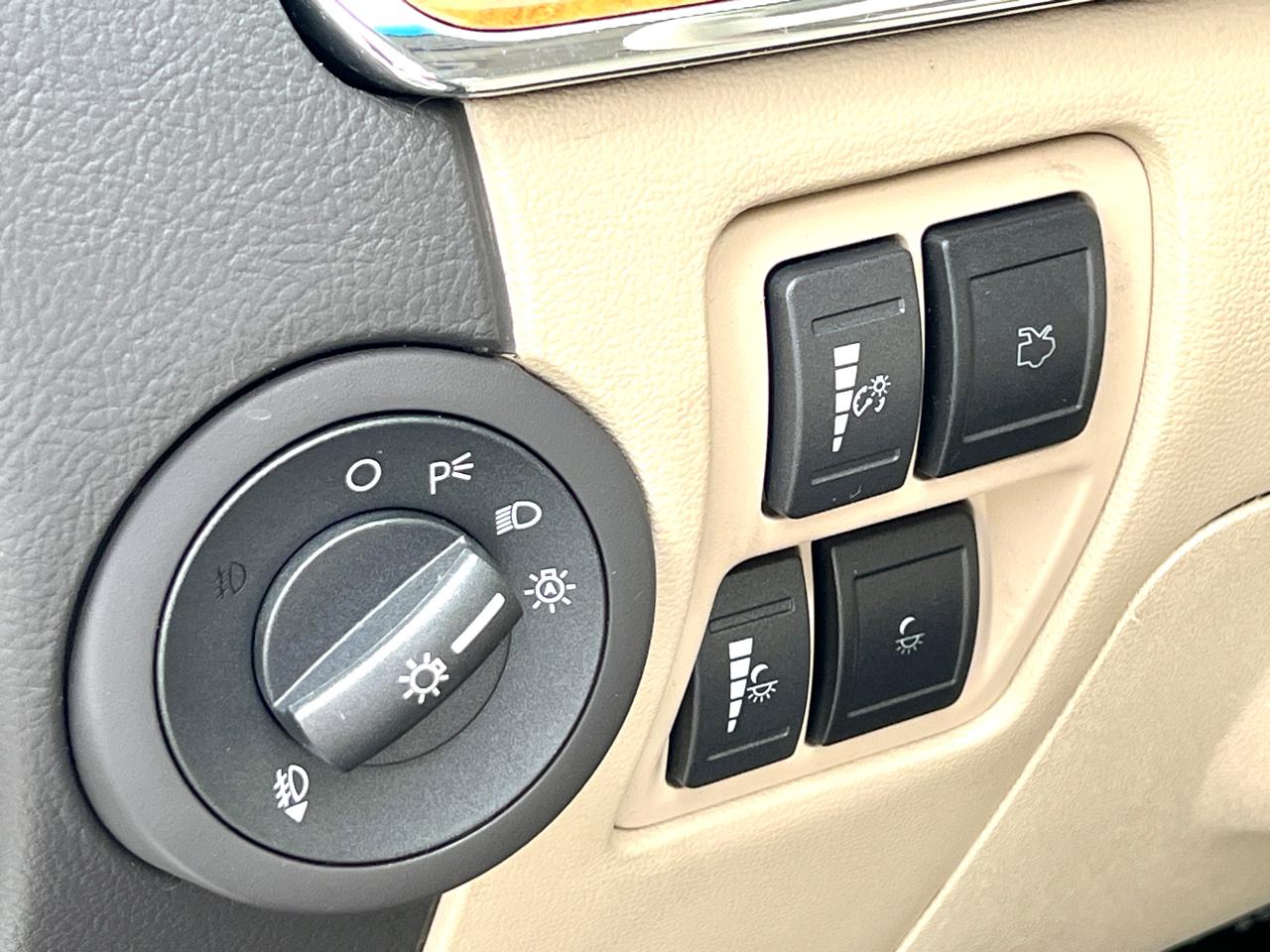 Lincoln MKZ Hybrid Sedan 2012