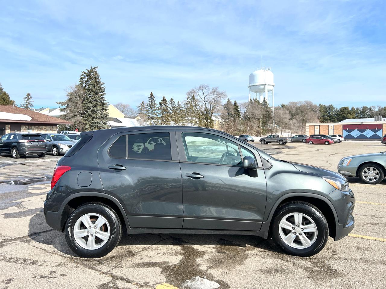 Chevrolet Trax LS 4D SUV FWD 2020