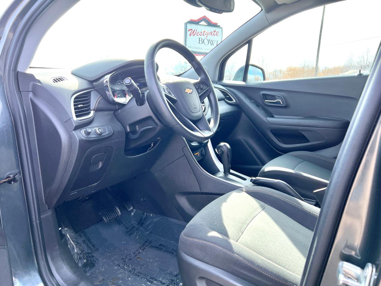 Chevrolet Trax LS 4D SUV FWD 2020