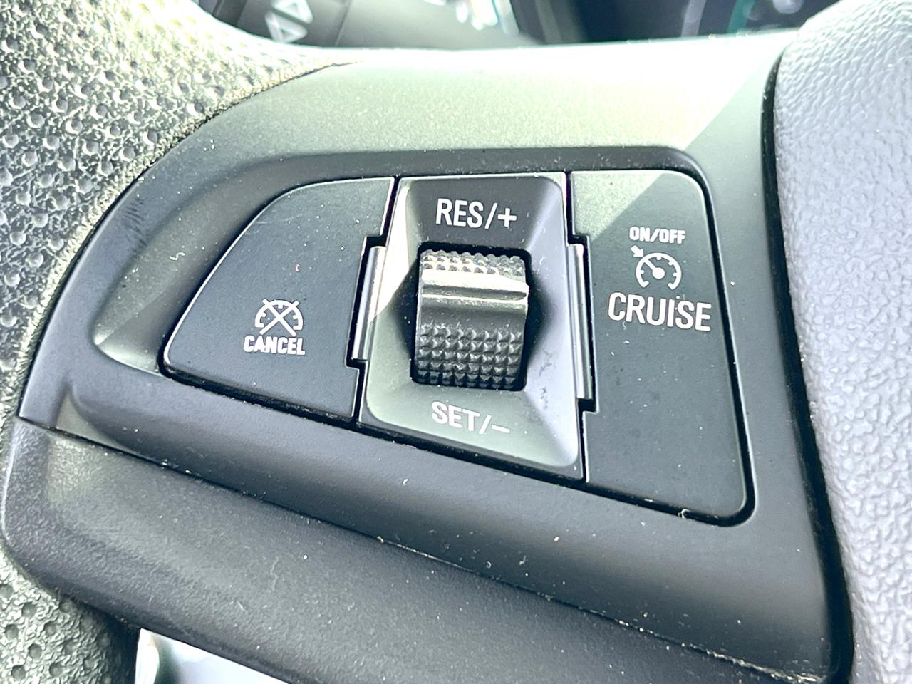 Chevrolet Trax LS 4D SUV FWD 2020