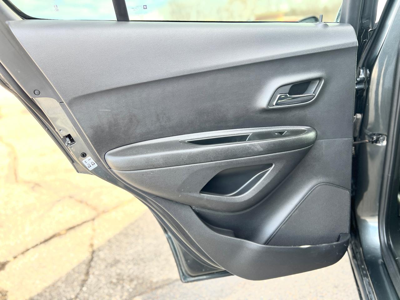 Chevrolet Trax LS 4D SUV FWD 2020