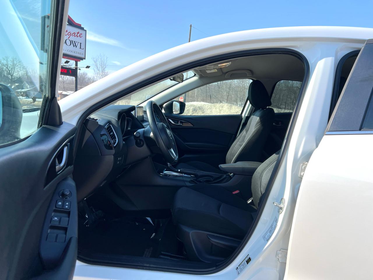 Mazda MAZDA3 i Touring AT 5-Door 2015