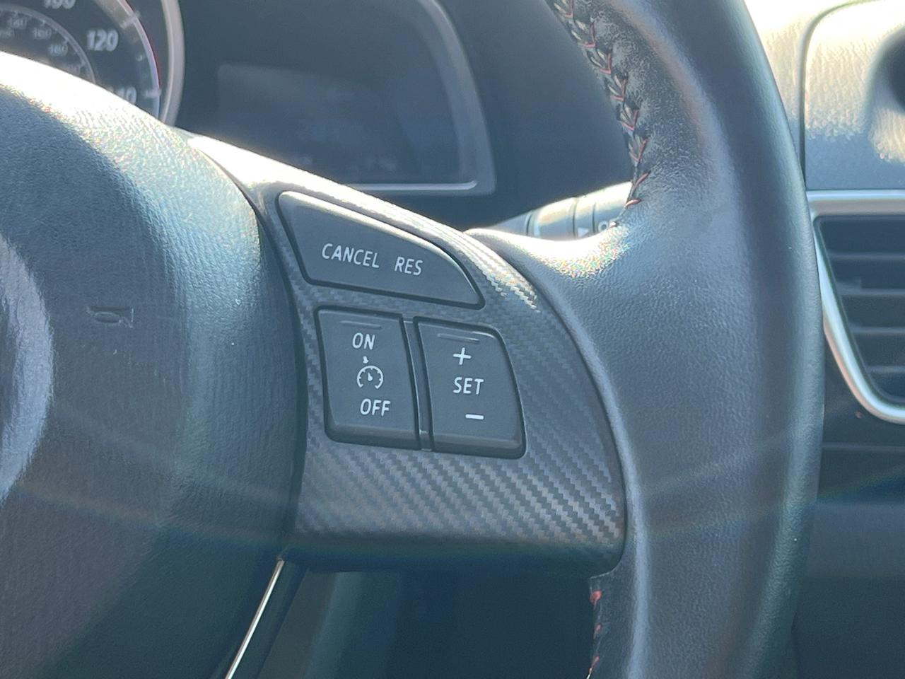 Mazda MAZDA3 i Touring AT 5-Door 2015