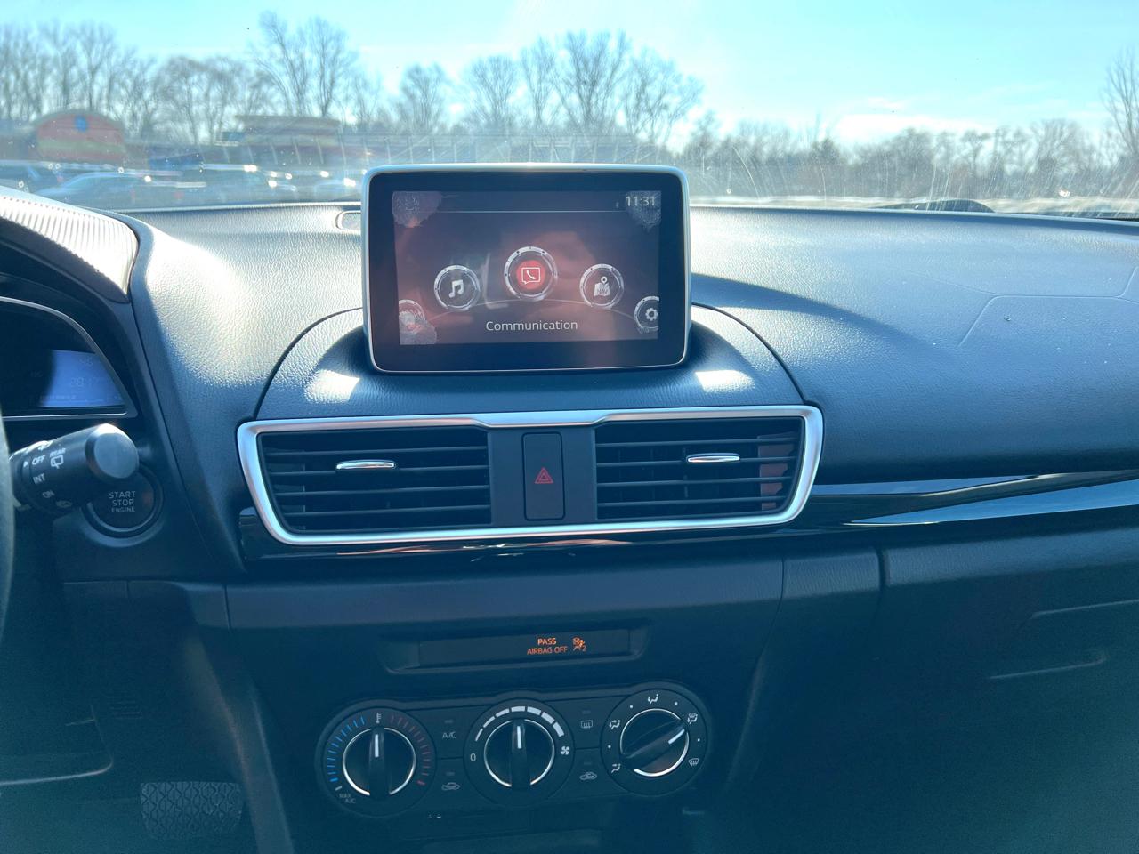 Mazda MAZDA3 i Touring AT 5-Door 2015