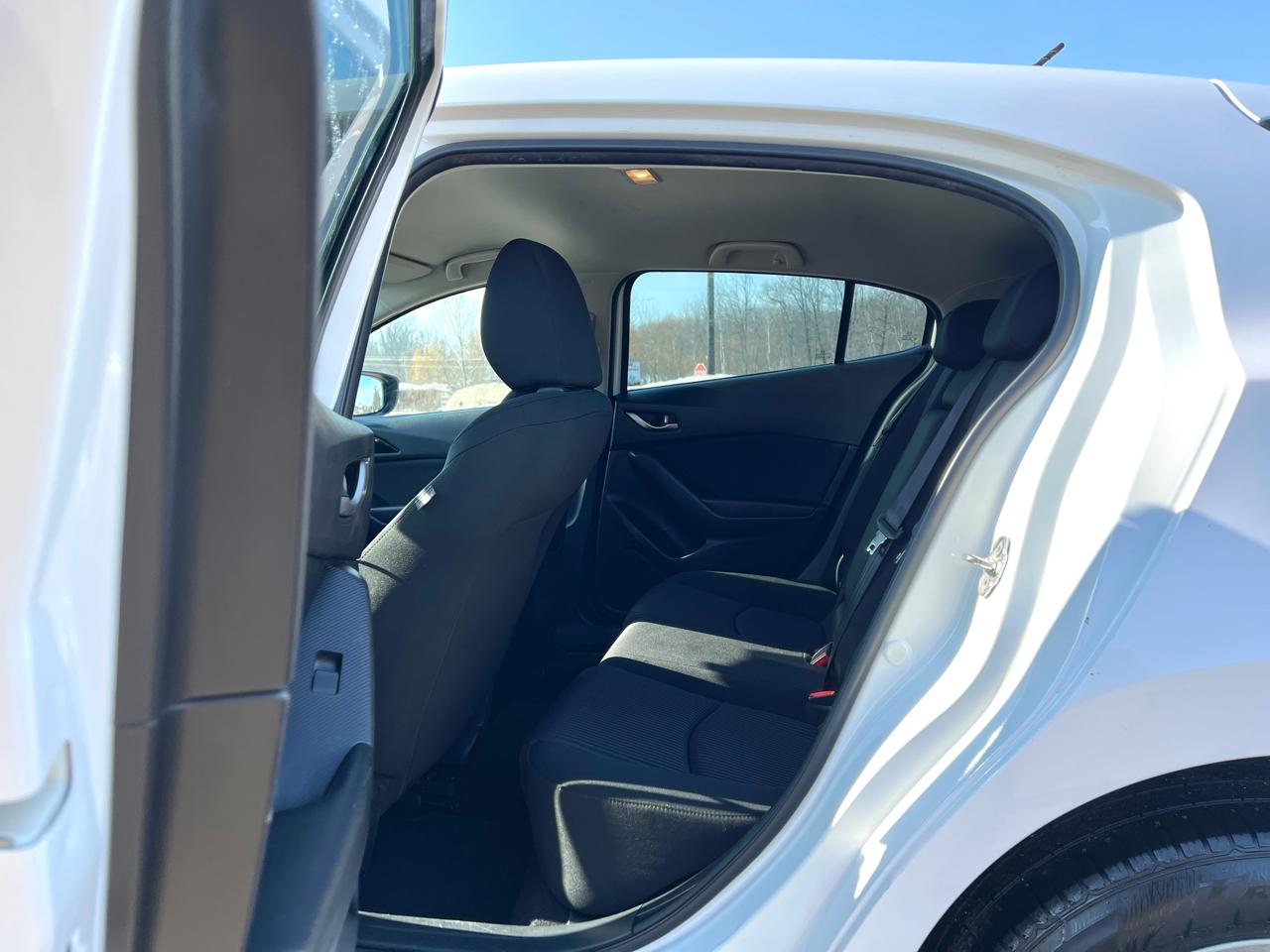 Mazda MAZDA3 i Touring AT 5-Door 2015