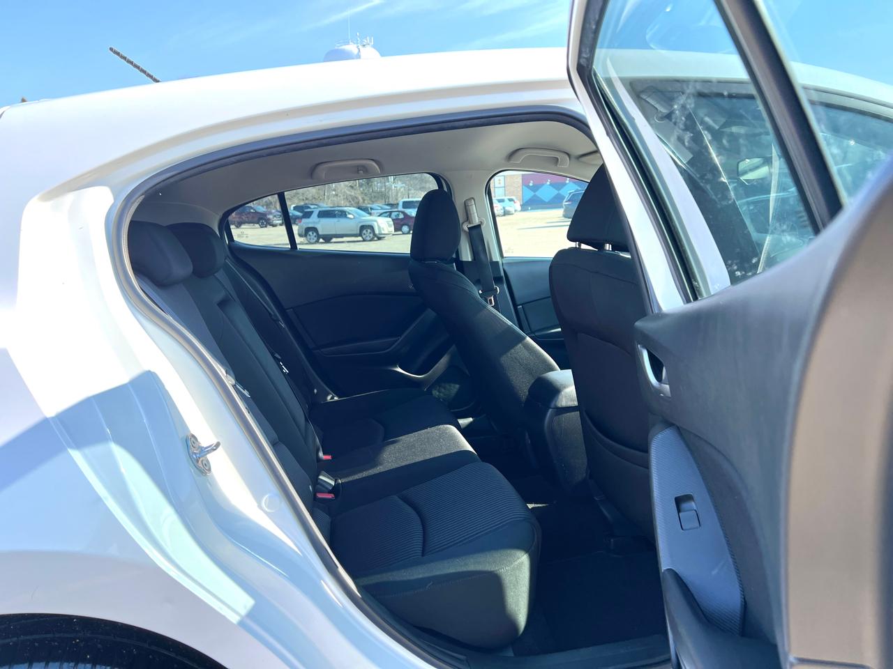 Mazda MAZDA3 i Touring AT 5-Door 2015