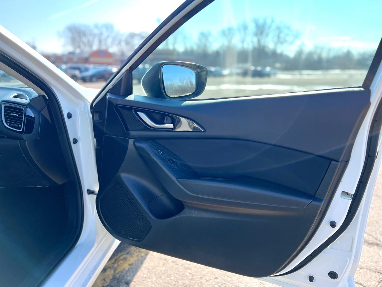 Mazda MAZDA3 i Touring AT 5-Door 2015