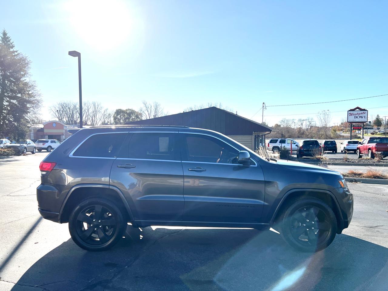 Jeep Grand Cherokee Altitude 4D SUV 4WD 2015
