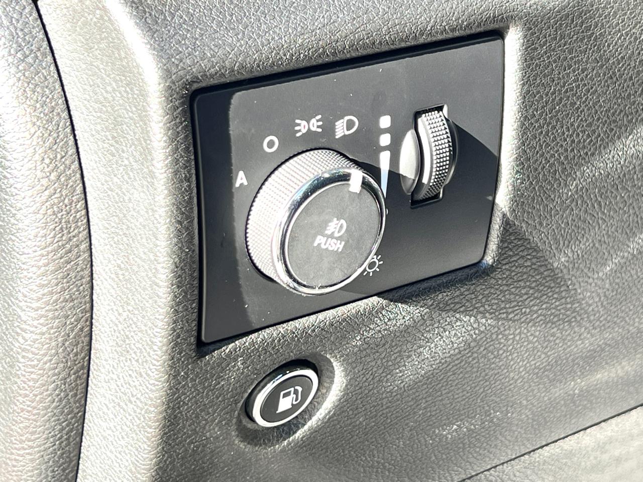 Jeep Grand Cherokee Altitude 4D SUV 4WD 2015