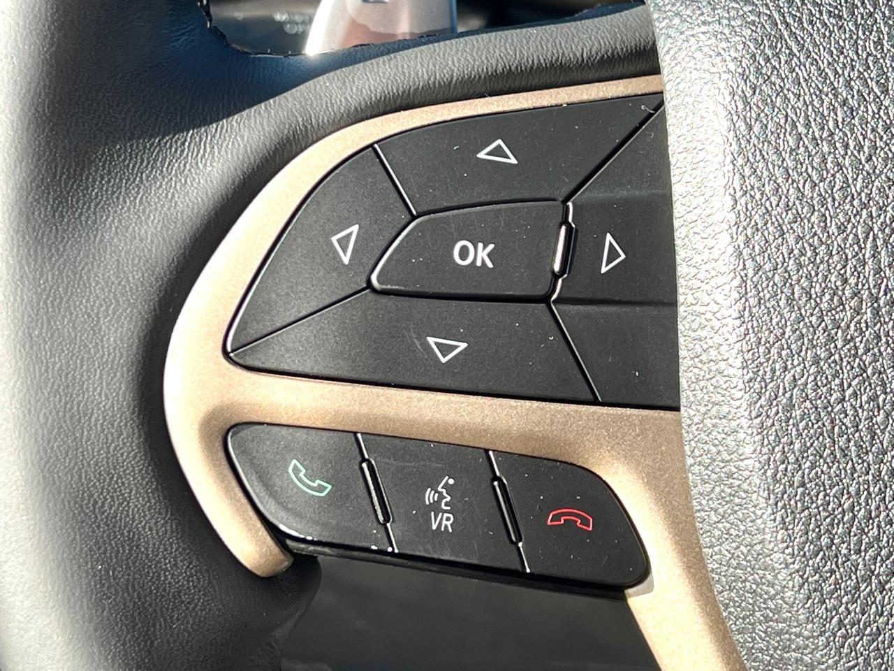 Jeep Grand Cherokee Altitude 4D SUV 4WD 2015