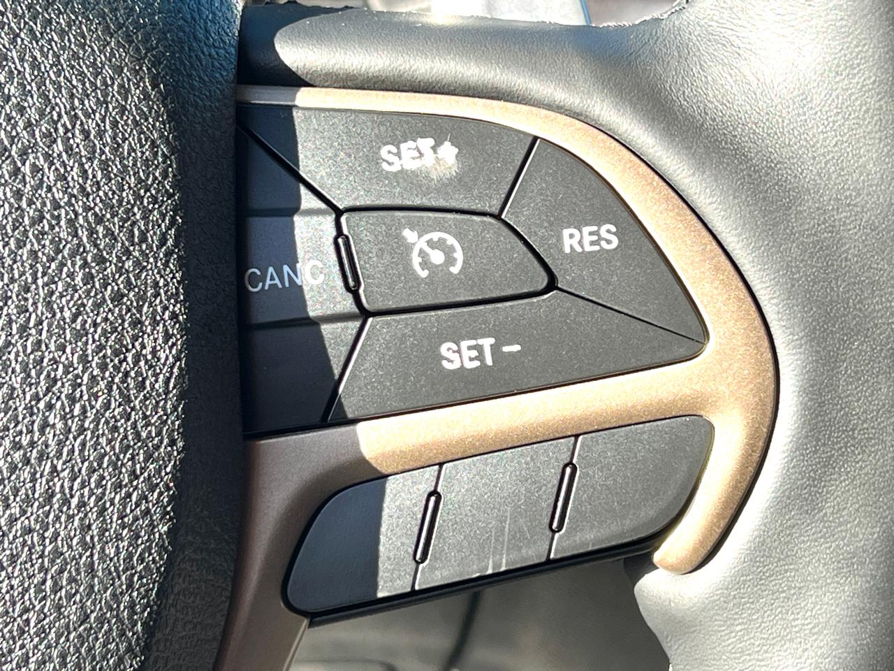 Jeep Grand Cherokee Altitude 4D SUV 4WD 2015