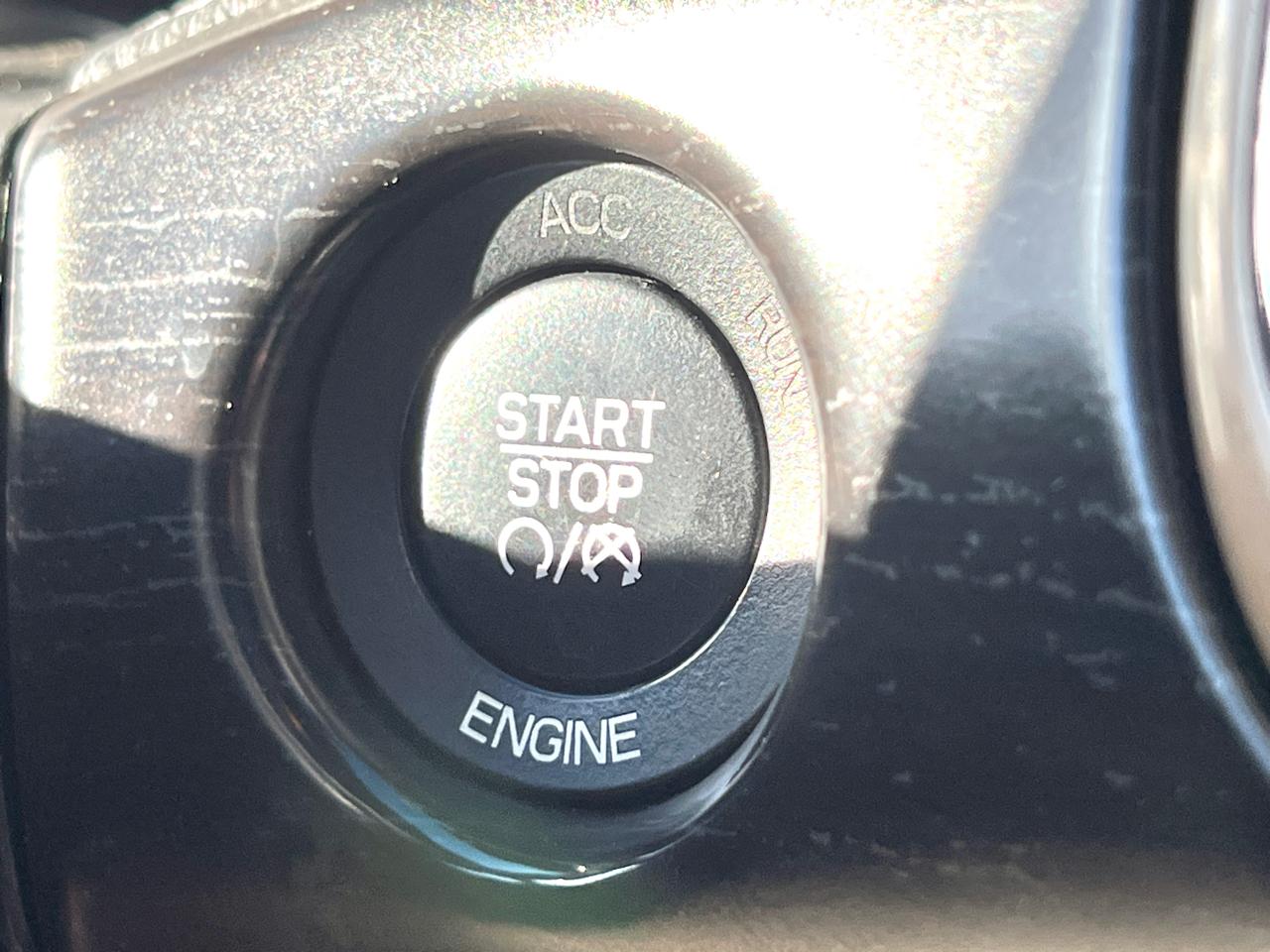 Jeep Grand Cherokee Altitude 4D SUV 4WD 2015