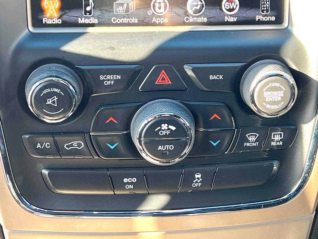 Jeep Grand Cherokee Altitude 4D SUV 4WD 2015