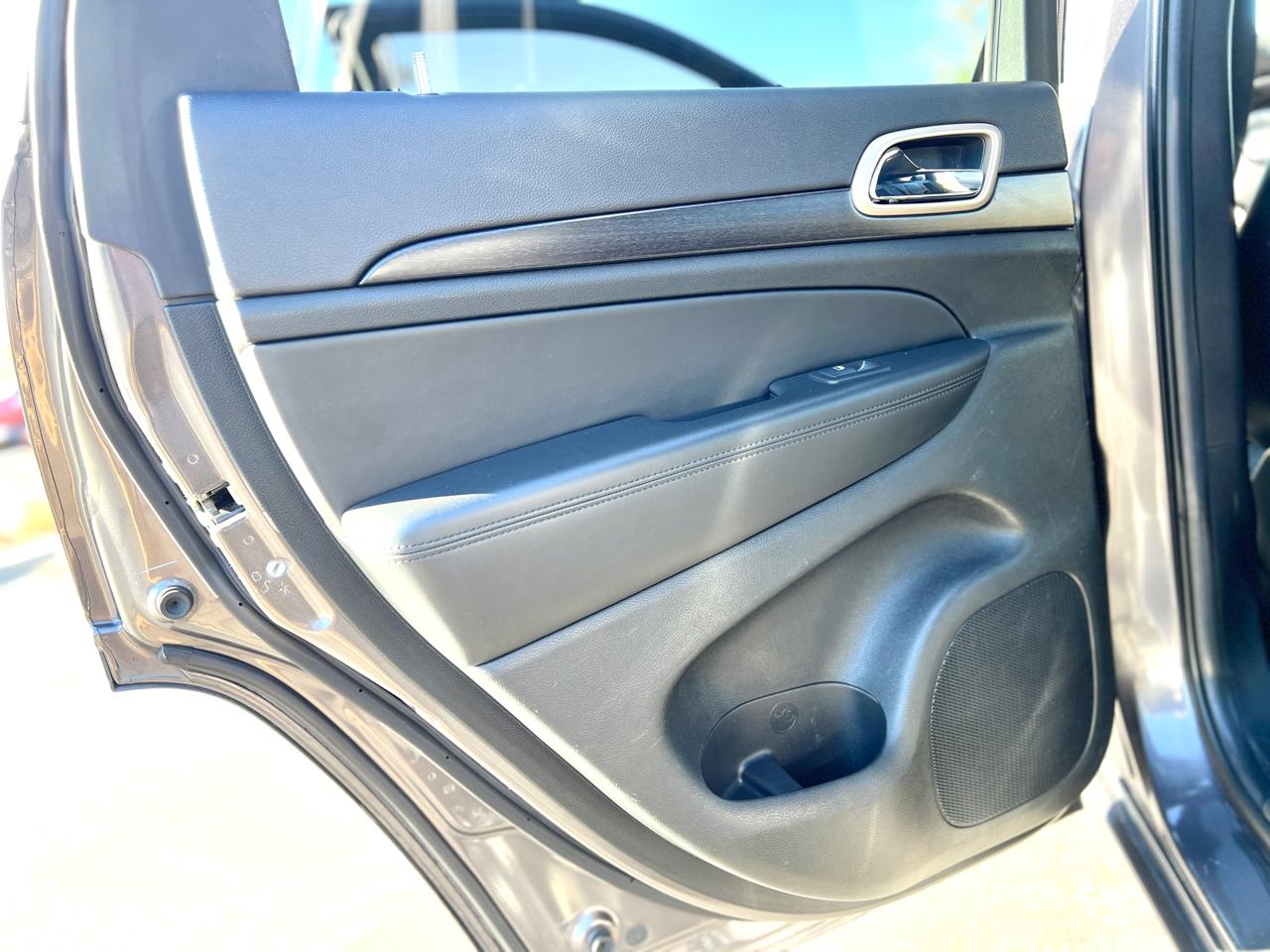 Jeep Grand Cherokee Altitude 4D SUV 4WD 2015