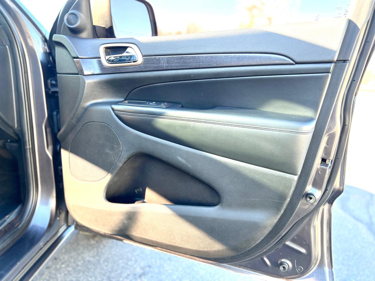 Jeep Grand Cherokee Altitude 4D SUV 4WD 2015