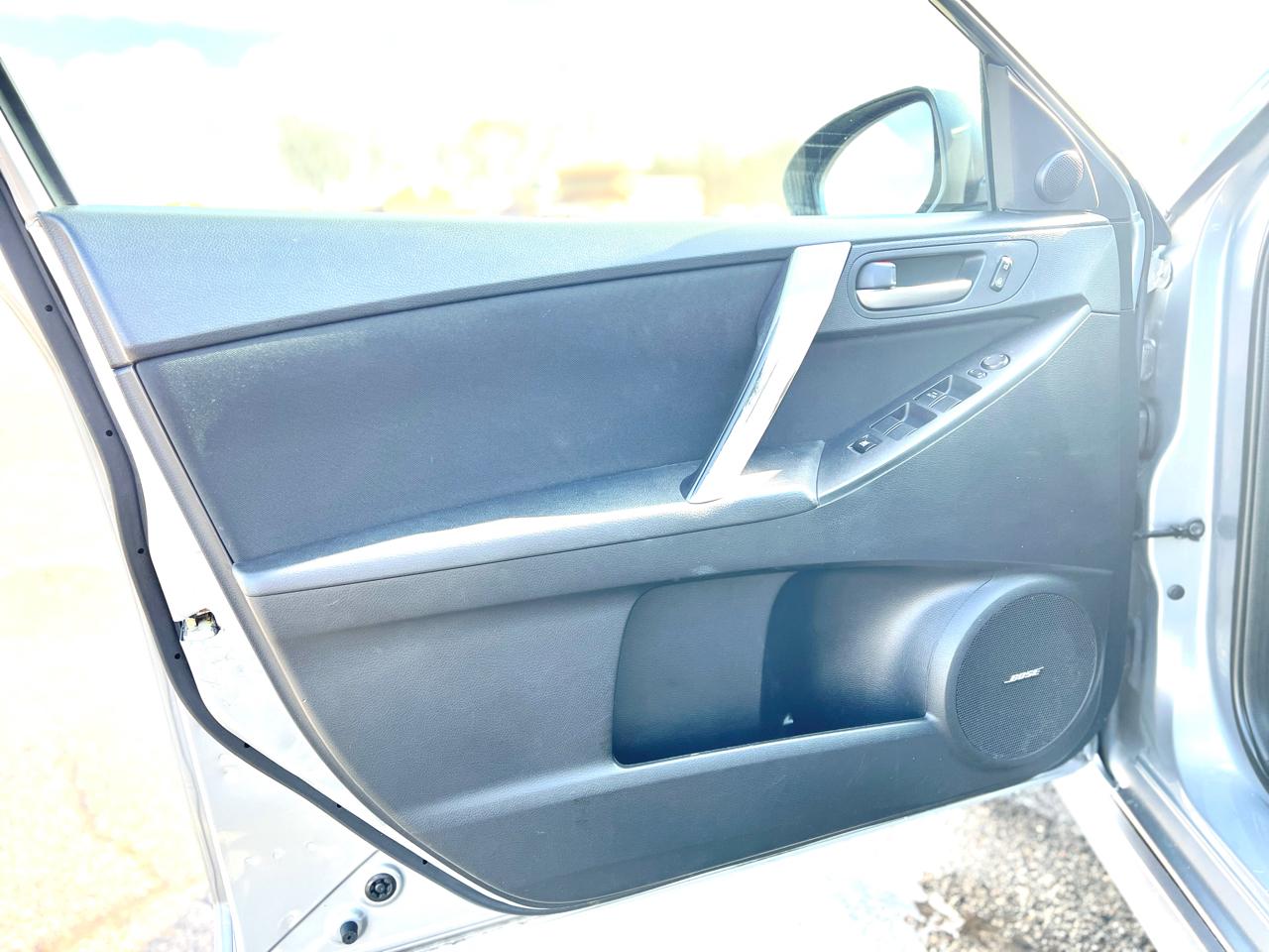 Mazda MAZDA3 s Touring 5-Door 2012