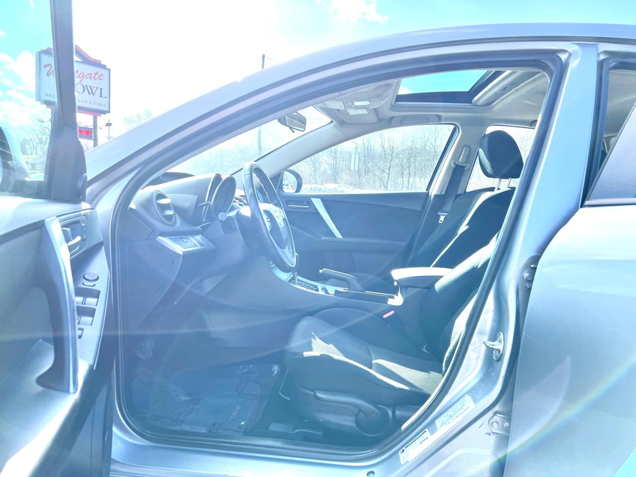 Mazda MAZDA3 s Touring 5-Door 2012