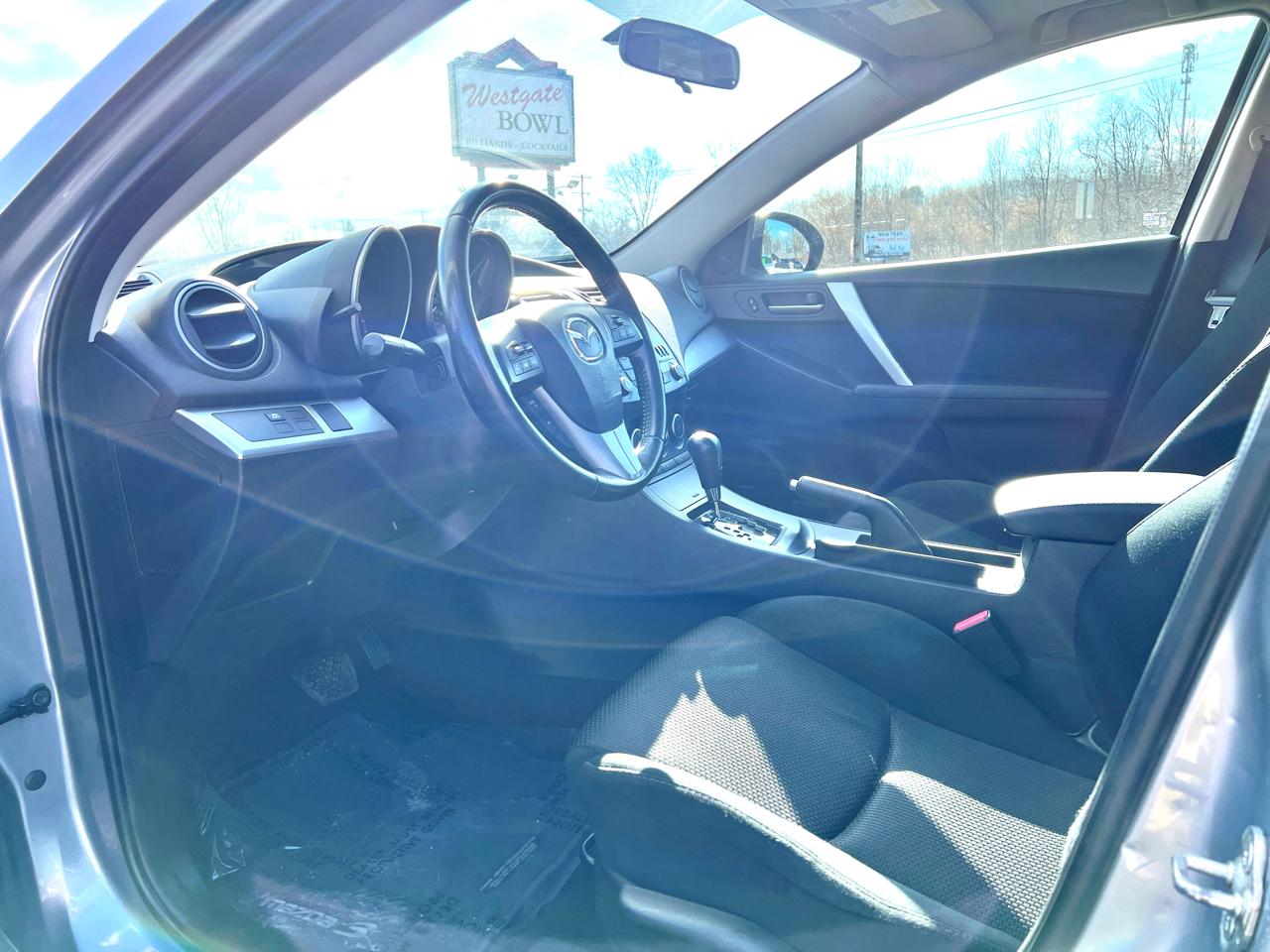Mazda MAZDA3 s Touring 5-Door 2012